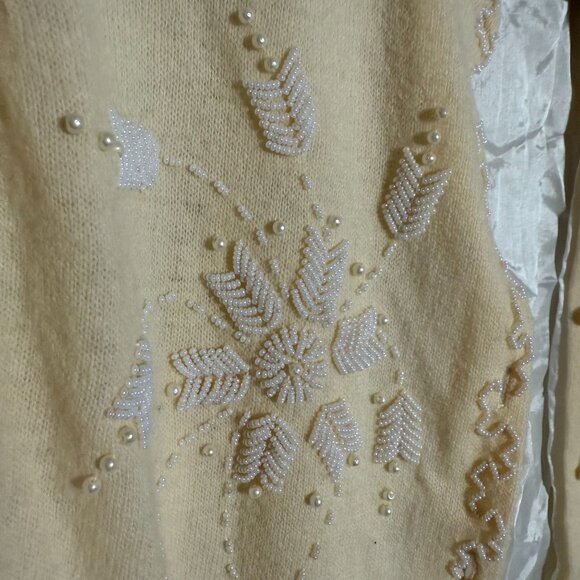 Vintage Montrose Sportswear Beaded Button Front Cardigan Sweater 42 Beige - Picture 3 of 11